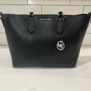 MICHEAL Micheal Kors Black Tote